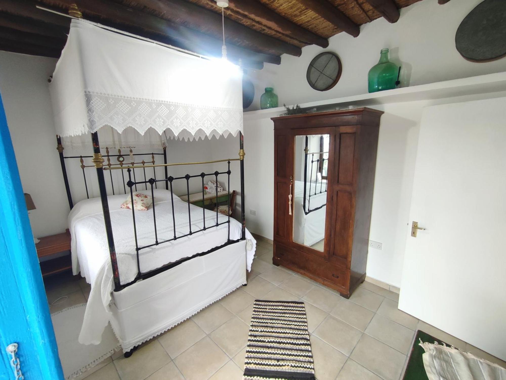 Faith'S Stone House Guest House Simou Exterior foto