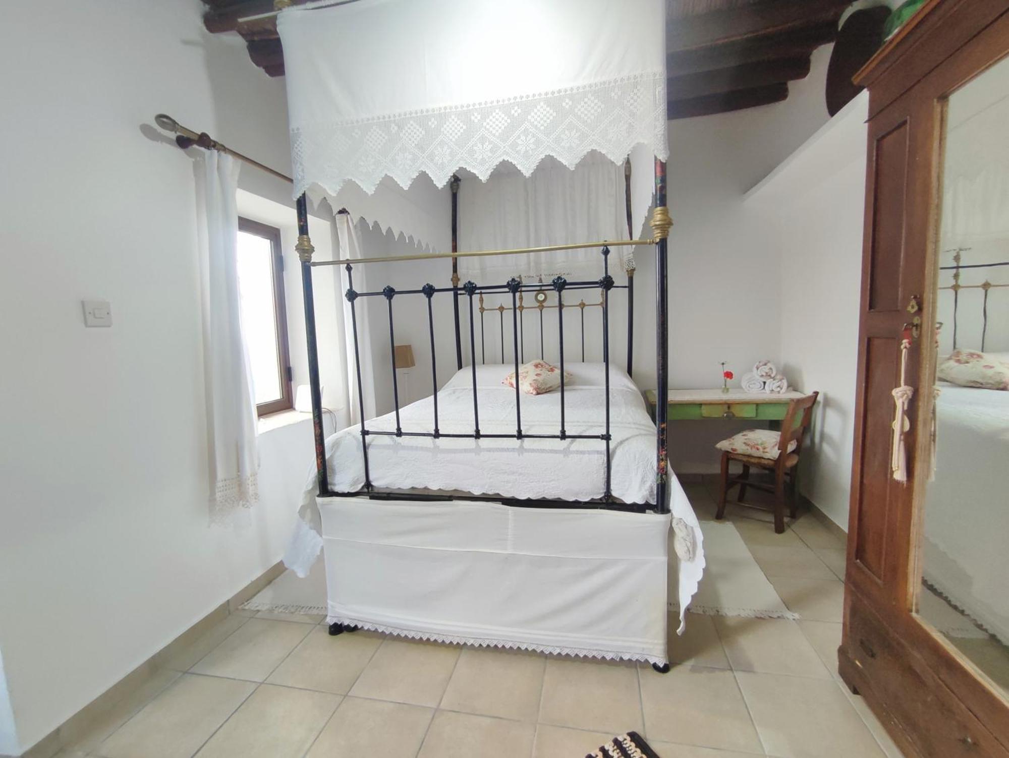 Faith'S Stone House Guest House Simou Exterior foto